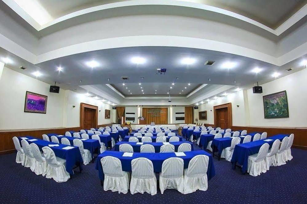 Lopburi Inn Hotel Εξωτερικό φωτογραφία